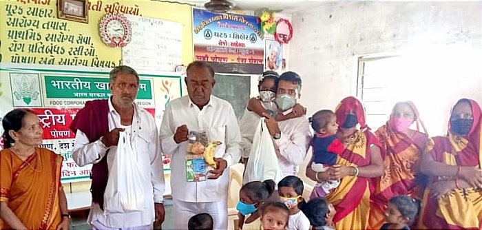 ગઢુલા ગામે પોષક આહાર વિતરણ