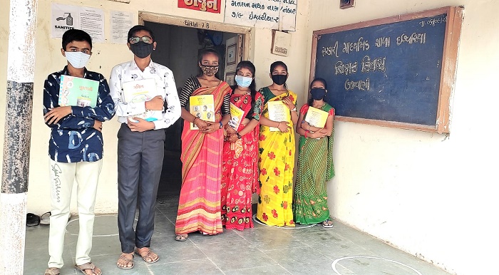 ઈશ્વરિયા માધ્યમિક શાળામાં સ્વયં શિક્ષણ દિવસ