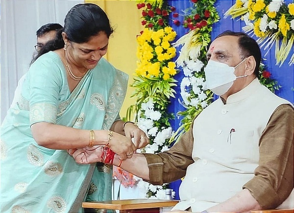 ભાવનગર મેયર દ્વારા મુખ્યમંત્રીને રાખડી