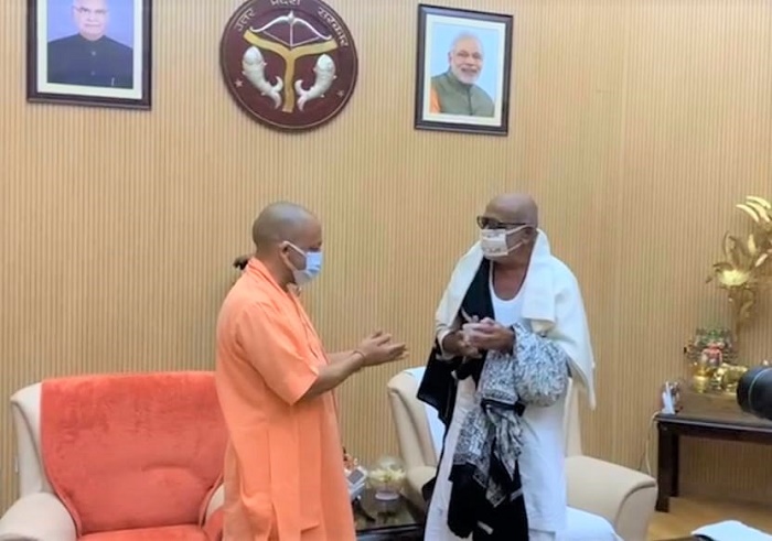 શ્રી યોગી આદિત્યનાથ સાથે શ્રી મોરારિબાપુ મુલાકાત