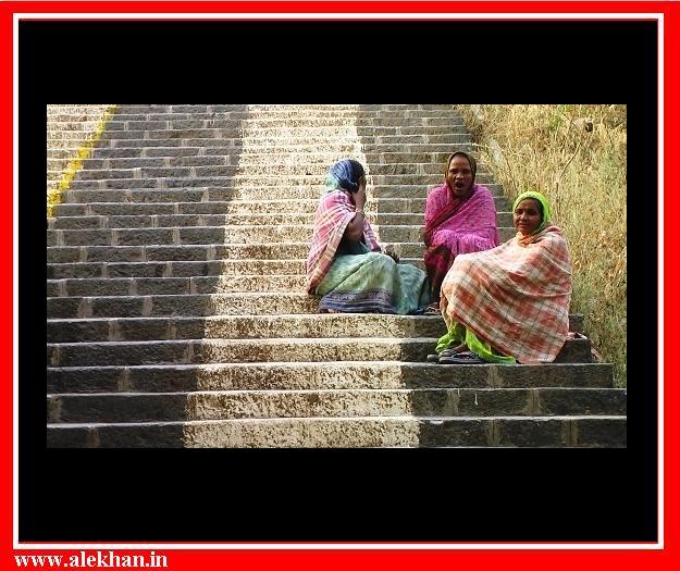 પગથારે અને સથવારે